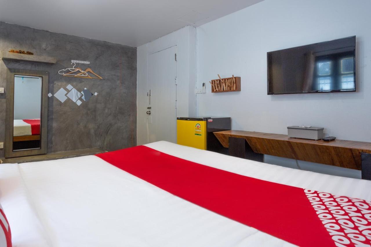 โอโย 1049 เอ็น นิมมาน Hotel เชียงใหม่ ภายนอก รูปภาพ